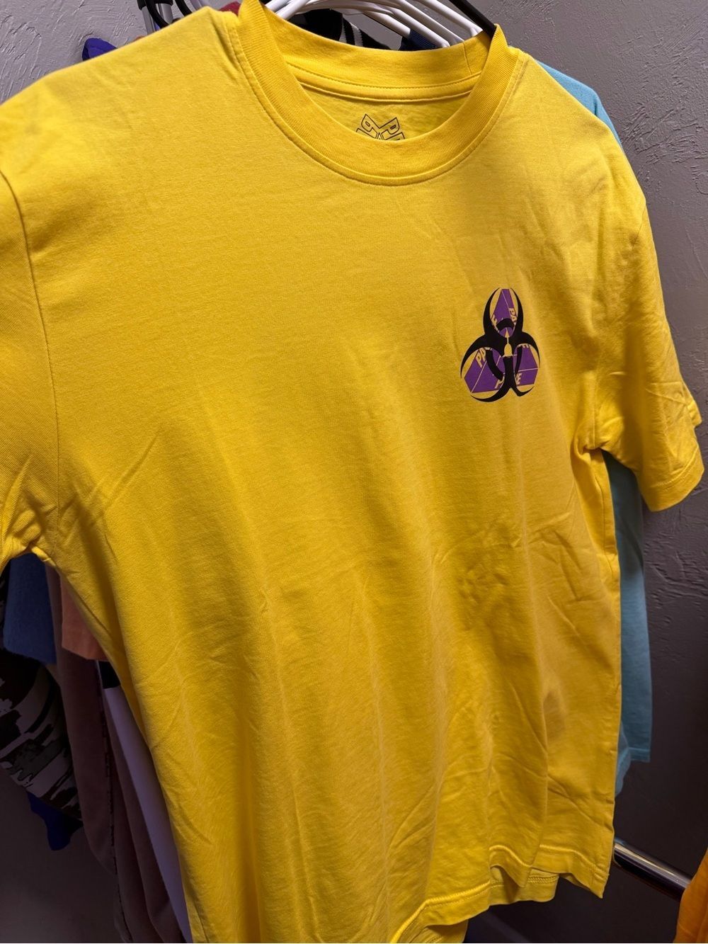 Palace Bio Hazard T-shirt SS21 in yellow/purple, size Medium